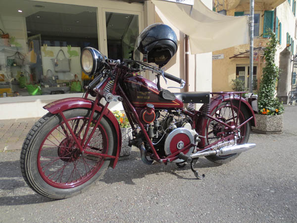 MotoGuzzi_1.jpg