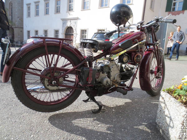 MotoGuzzi_2.jpg