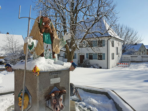 Narrenbrunnen_Bad_Buchau.jpg